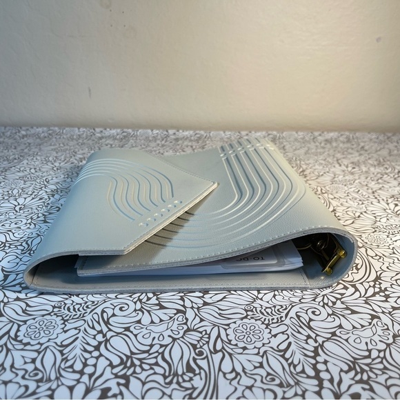 Erin Condren envelope style binder - Picture 4 of 14